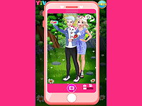 Elsa Couple Travel Selfie With Pet